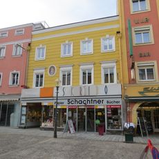 Wohn- und Geschäftshaus