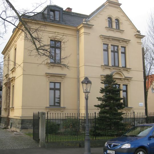 Villa mit Garten und Einfriedung Chopinstraße 68