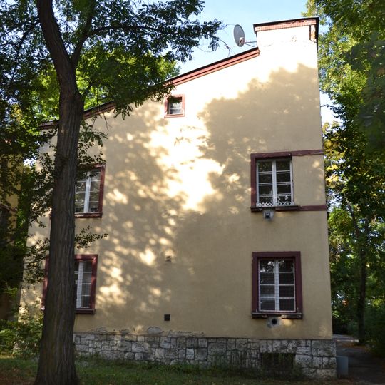 Kolónia Krajinské domky, dom bytový