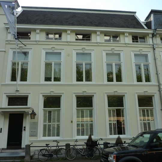 Koninginnegracht 27, The Hague