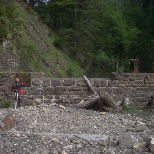 Frödisch-Klause, Klausmauer