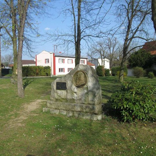 Památník Jana Amose Komenského v Nezvěsticích