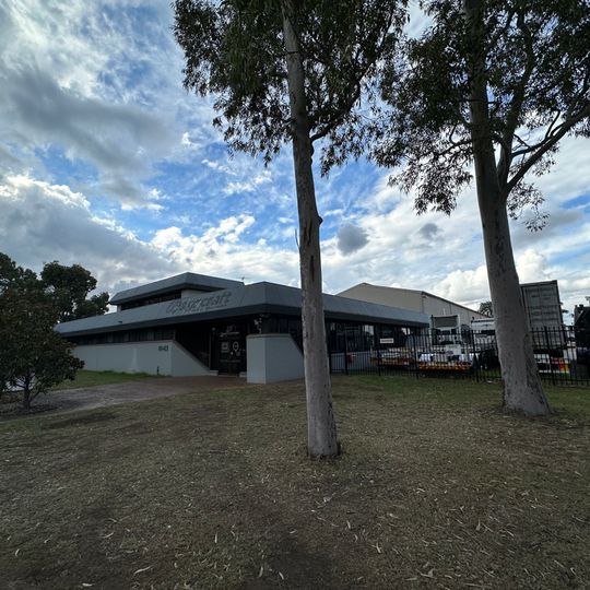 61-63 Governor Macquarie Drive