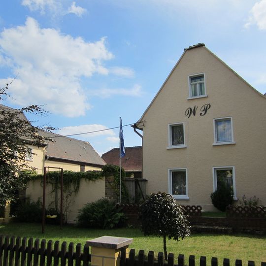 Wohnhaus Baalsdorfer Anger 2; 4