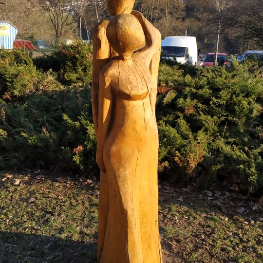 Socha před úřadem v Týnci nad Sázavou