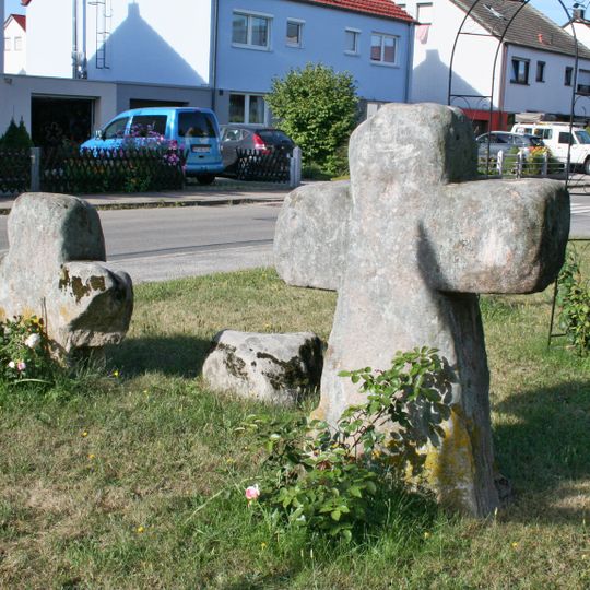 Zwei Steinkreuze und Rest eines dritten Kreuzes beim Kübler-Hof in Röthenbach b. Sankt Wolfgang