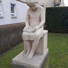 Lesendes Mädchen