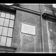 Commemorative plaque