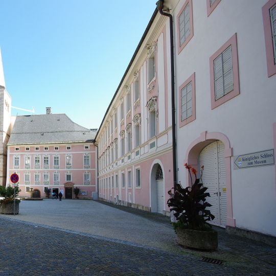 Schloss, ehemaliger Konventbau des Chorherrenstifts und Residenz des Fürstpropstes