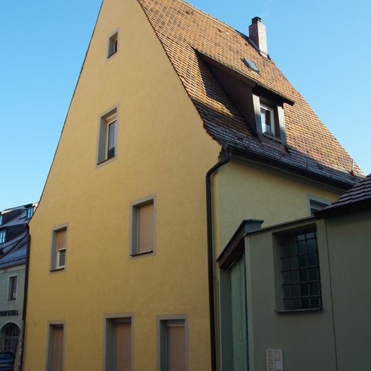 Wohnhaus, wohl ehemaliger Stadel