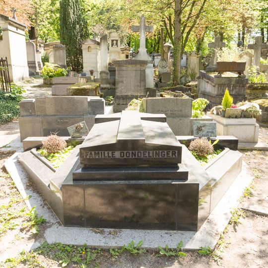 Grave of Dondelinger