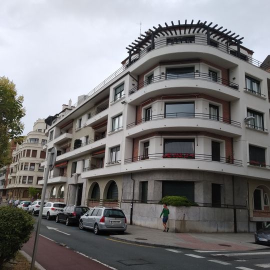 Casa De Vecinos De Carlos Prado