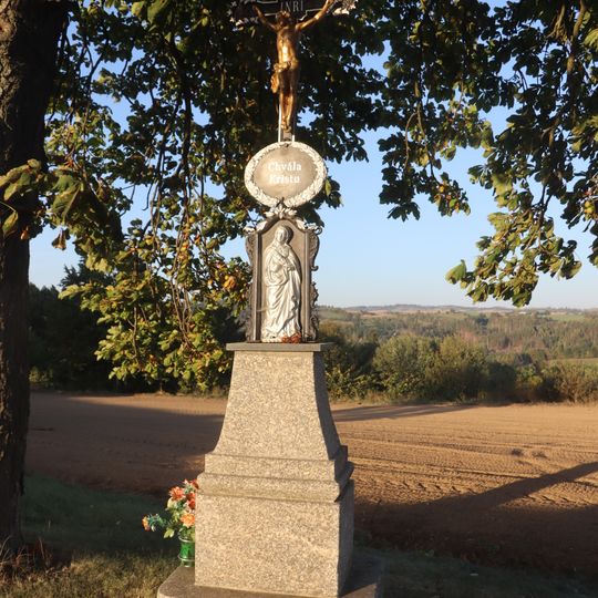 Kříž u silnice severně od Přibyslavic