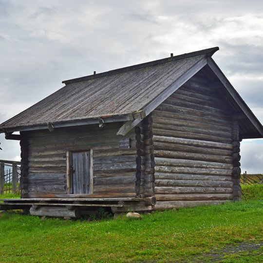 Амбар у дома Пертякова