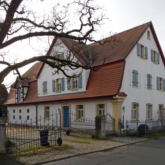 Wohnstallhaus mit Mansarddach
