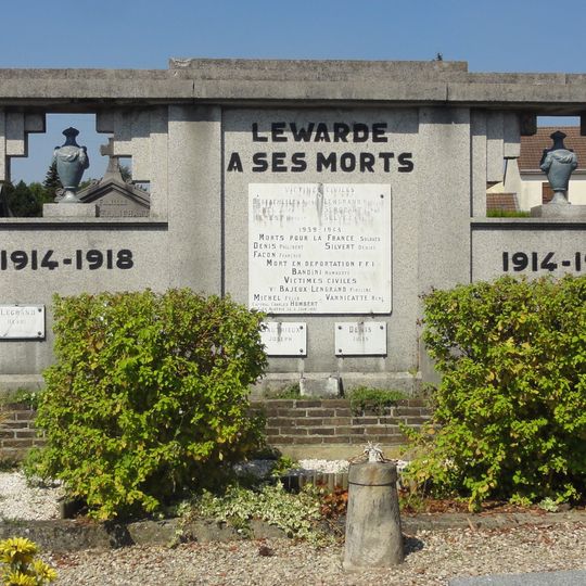 Monument aux morts du cimetière de Lewarde
