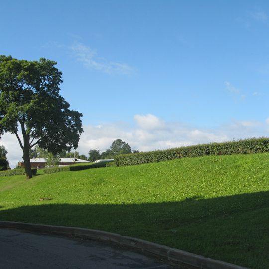 Главный земляной вал