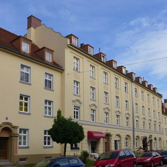 Teil eines neubarocken Mietshausblocks