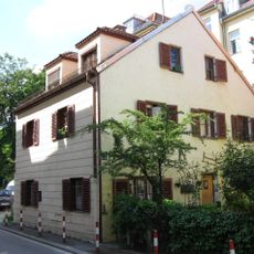 Zweigeschossiges Satteldachhaus