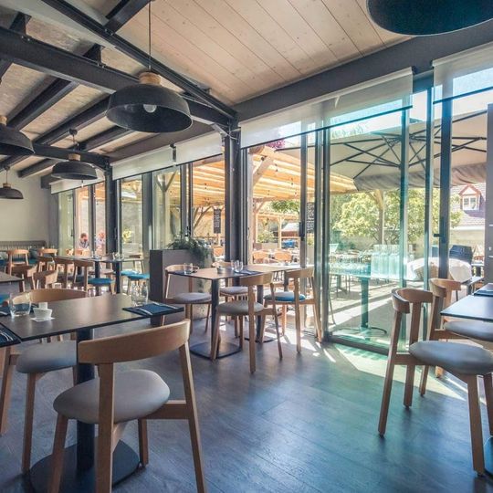 Au Bistro