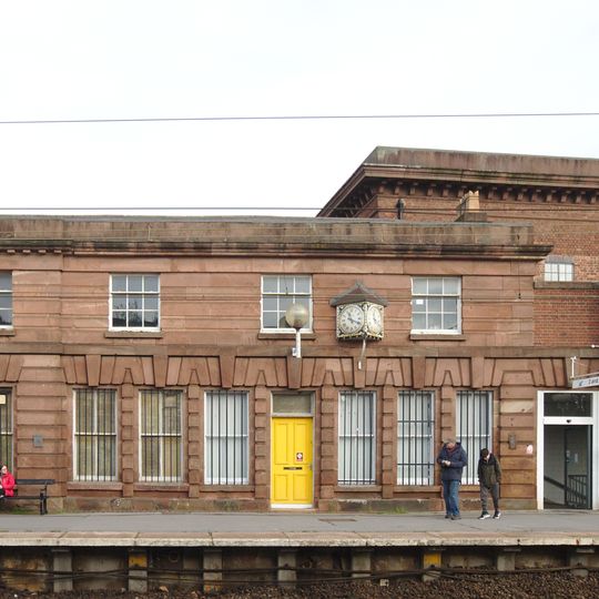 Range On North Side Of Edge Hill Station