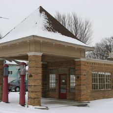 Hy-Red Gasoline Station