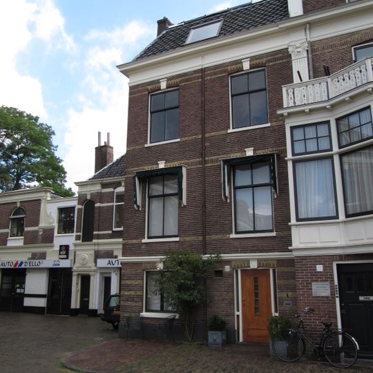 Huis met classicistische kenmerken