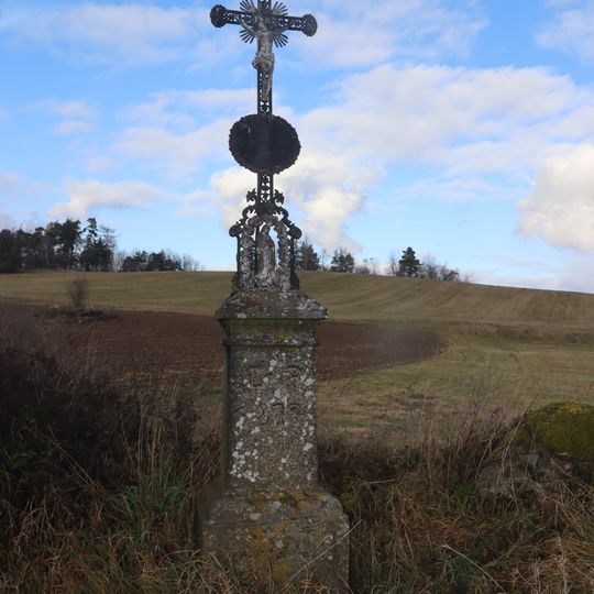 Kříž u silnice jižně od Horních Heřmanic