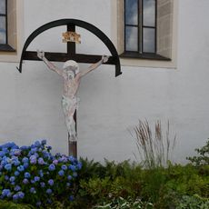 Kruzifix an der Pfarrkirche Gutau