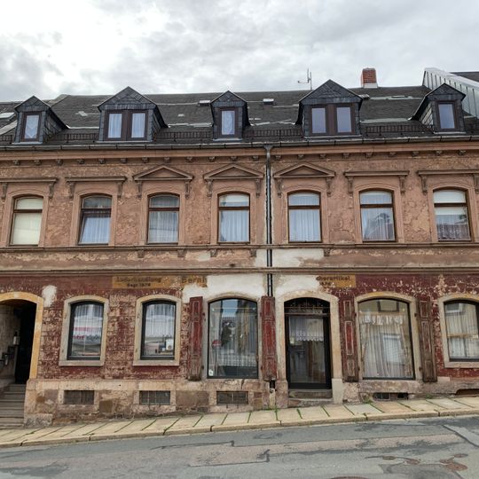 Wohnhaus in geschlossener Bebauung Schulstraße 26