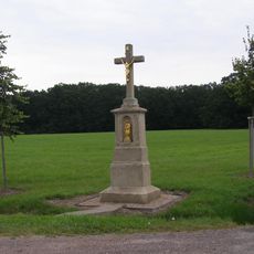 Pamětní kříž u křižovatky na silnici Sukorady - Šaplava