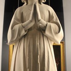 Statue of Isabella of France, Queen of Navarre