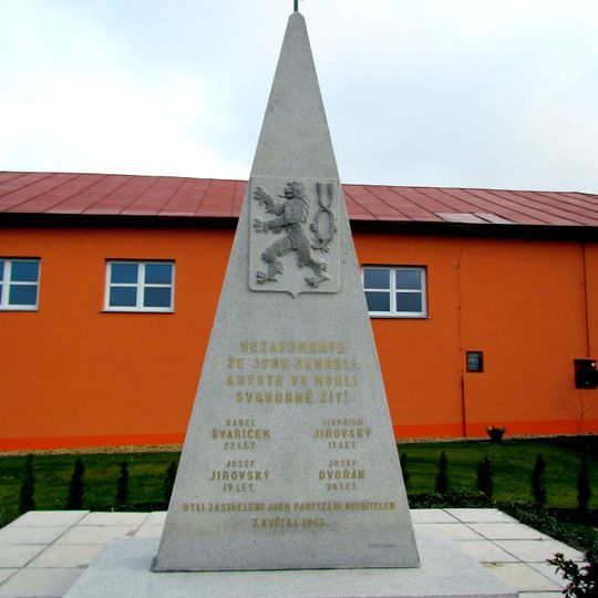 Památník obětem 2. sv. války v Petrovicích