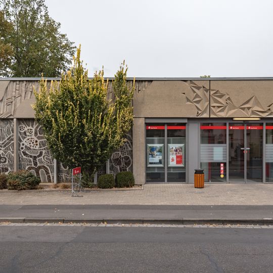 Bankhaus Carl-Orff-Straße 2