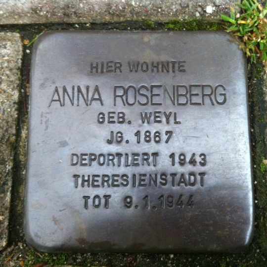 Stolperstein en memoria de Anna Rosenberg