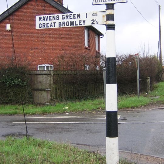 Guide Post  Guide Post On North Verge To East