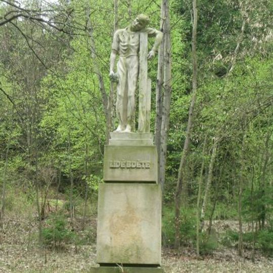 Pomník obětem internačního tábora