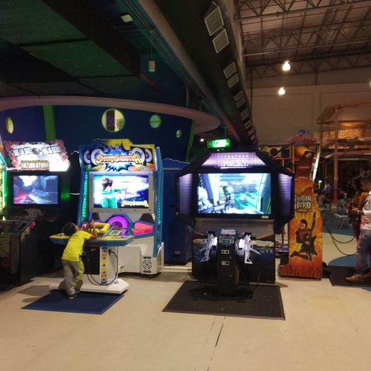 Cacique Shopping Center