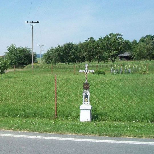 Kříž v Postřekově u cesty do Klenčí