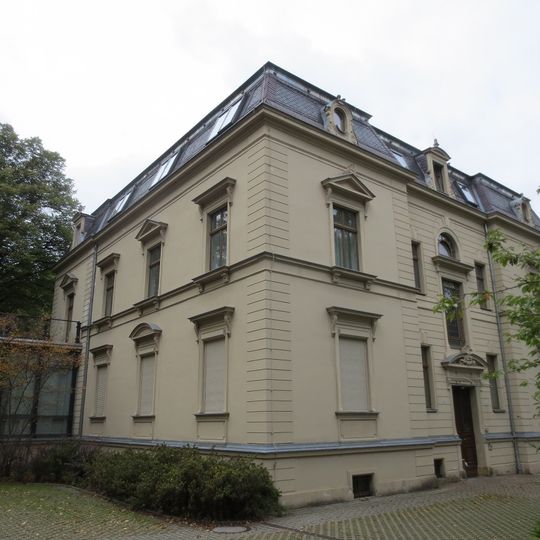 Villa mit Garten und Einfriedung Weststraße 17