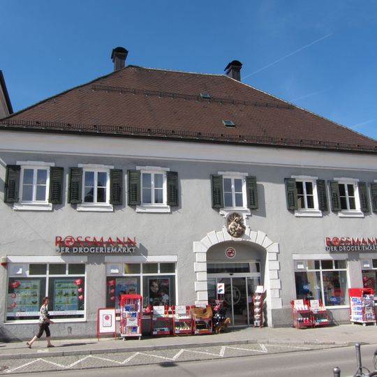 Wohn- und Geschäftshaus