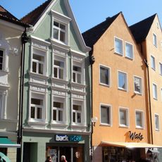 Wohn- und Geschäftshaus