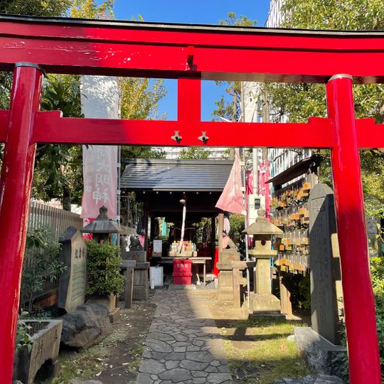 Shinjuku Inari-jinja