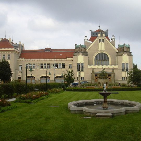 Volkshuis met theater in Prostějov
