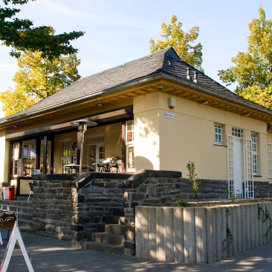 Wartehalle der Station Godesberg II