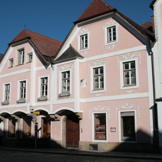 Wohn- und Geschäftshaus