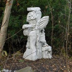 Plastika v Buštěhradské ulici ve Střešovicích