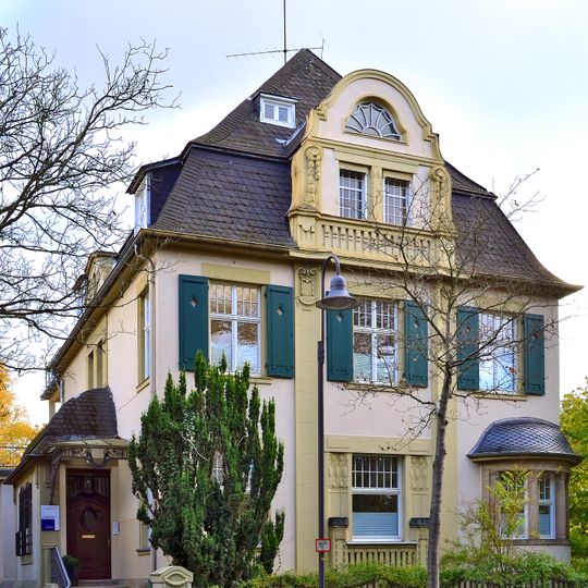 Friedrich-Ebert-Straße 17