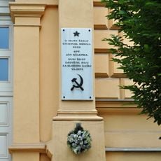 Býv. učiteľský ústav, gymnázium, tabuľa pamätná