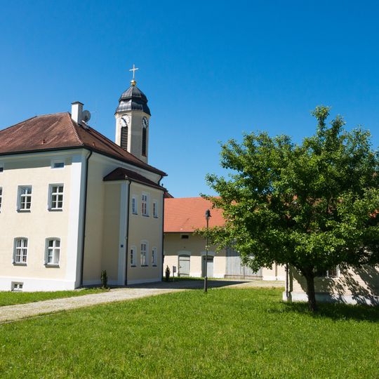 Pfarrhof mit Stadel, Backhaus und Brunnen